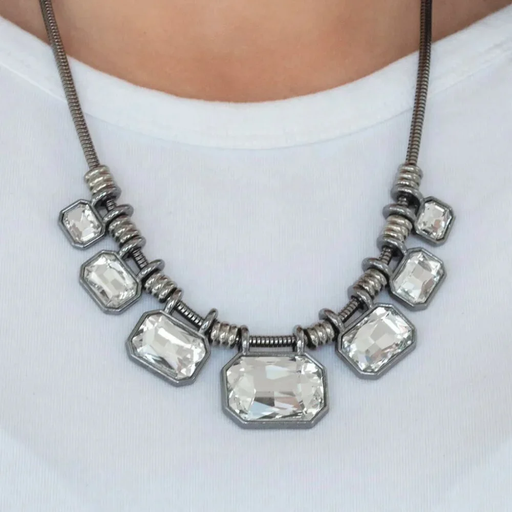 Paparazzi Jewelry Accessories - Urban Extravagance - Black Necklace - Vintage